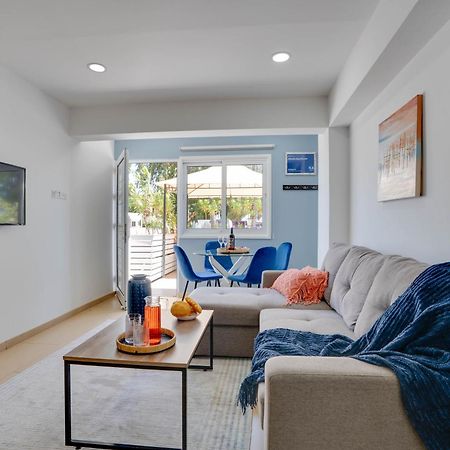 Atlantis Apartments 50M From Makenzy Seafront Larnaca Exteriör bild