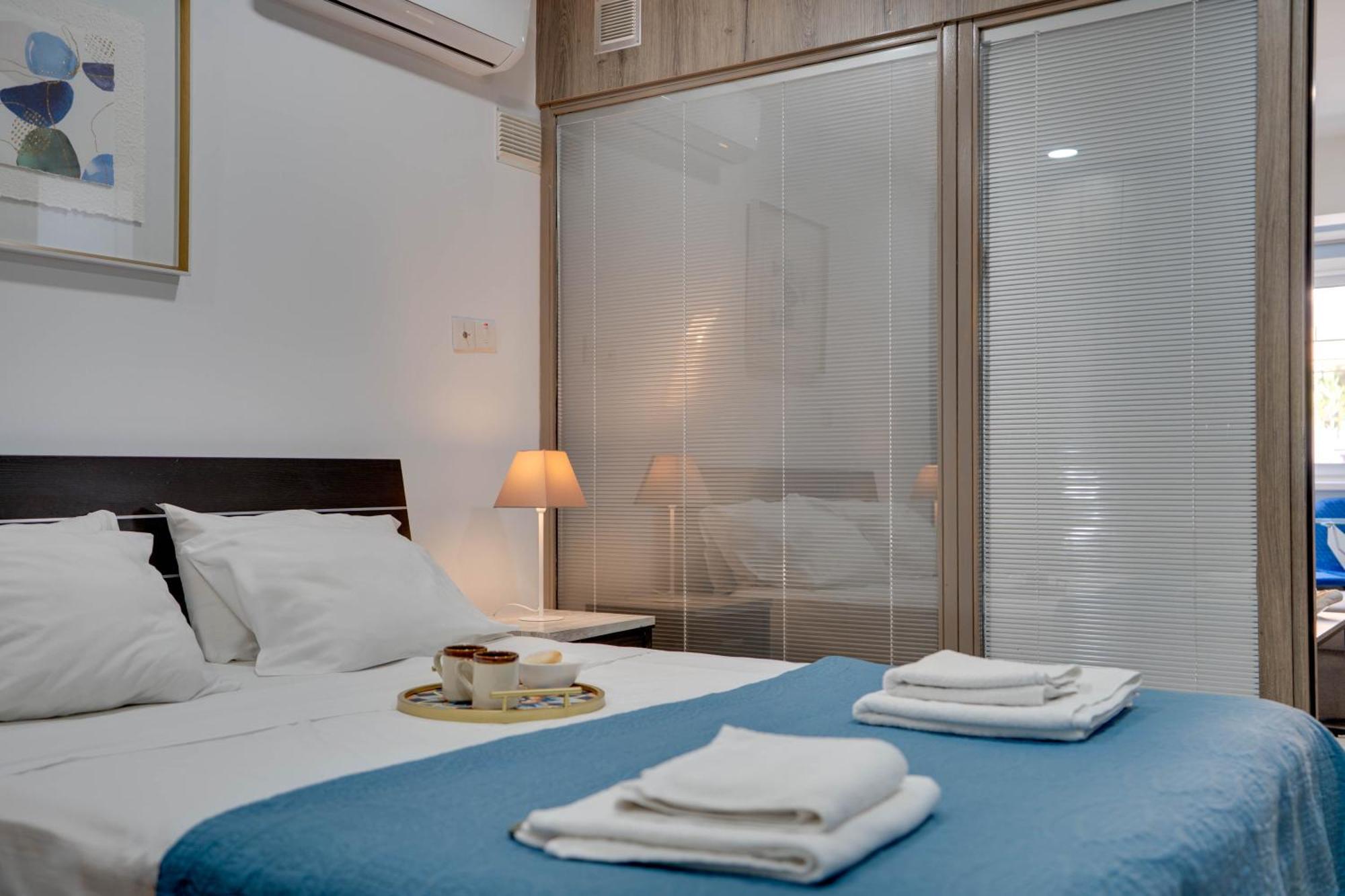 Atlantis Apartments 50M From Makenzy Seafront Larnaca Exteriör bild